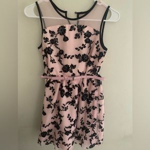 Cute dress for girl, size 14 years old. Black and pink dress.